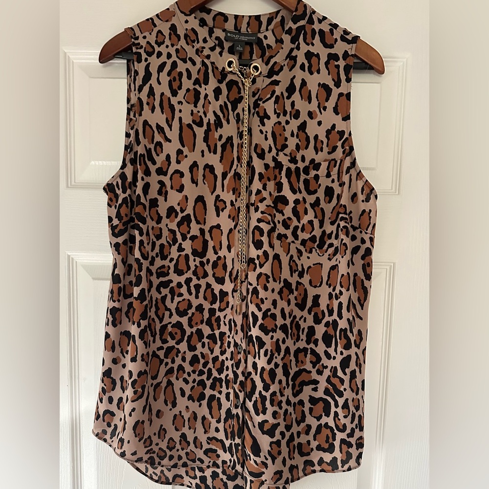 BOLD elements Leopard Pattern Top with Chain Detail